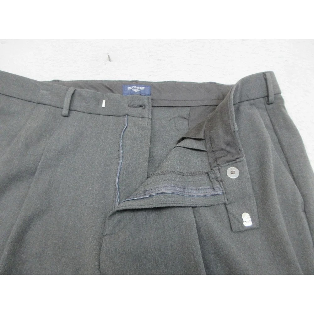 Dockers pleated relaxed